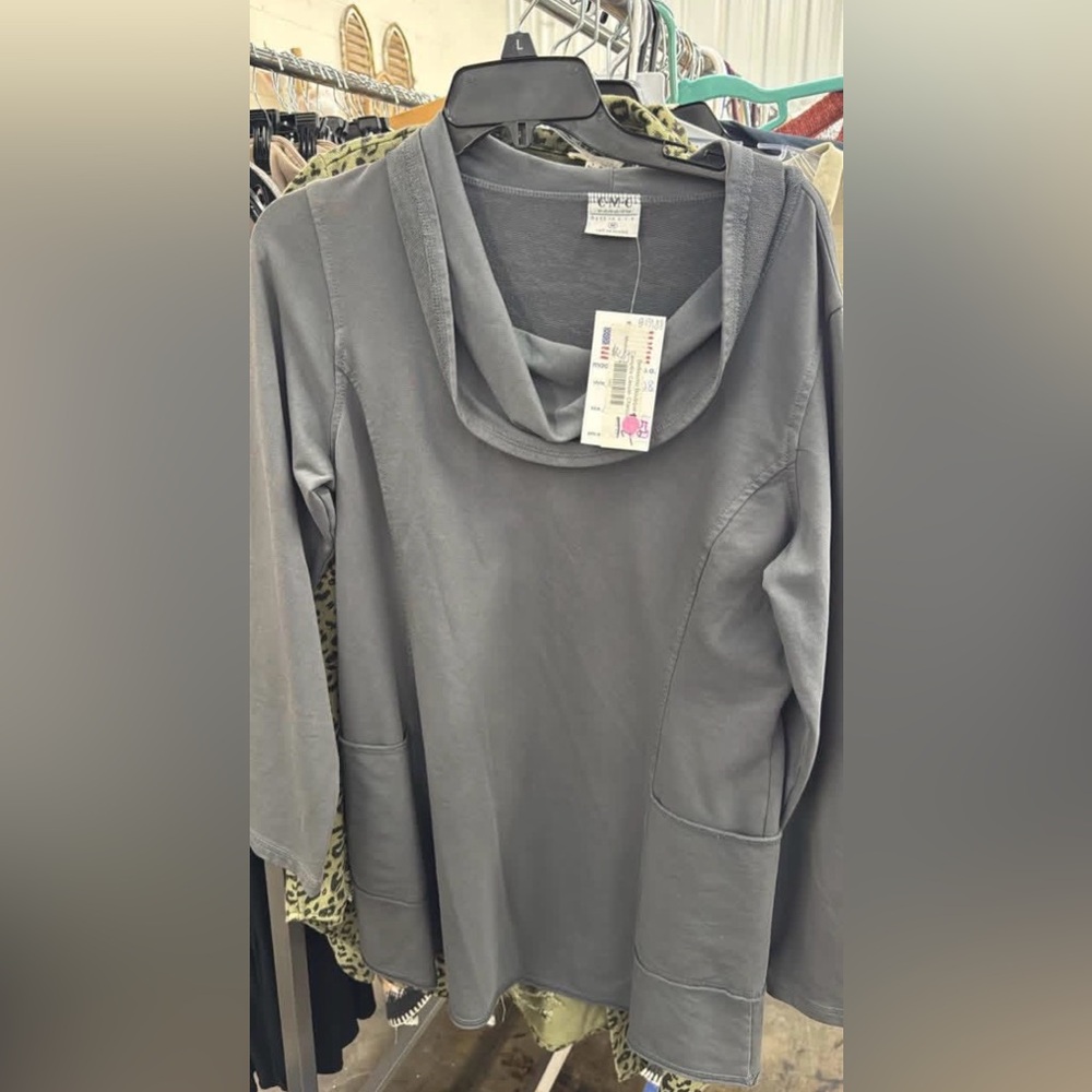 Women's Gray Cowl Neck Long Sleeve Top with Front Pockets